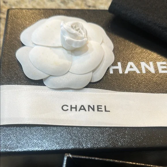 Chanel Gold metallic diamond quilted Lambskin Wallet - Picture 6 of 6